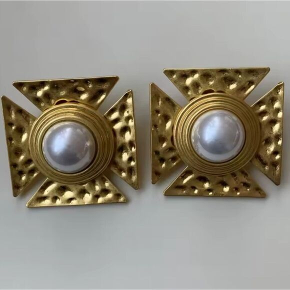 New 12th Tribe Solana Gold and Pearl Statement Earrings - Picture 2 of 9